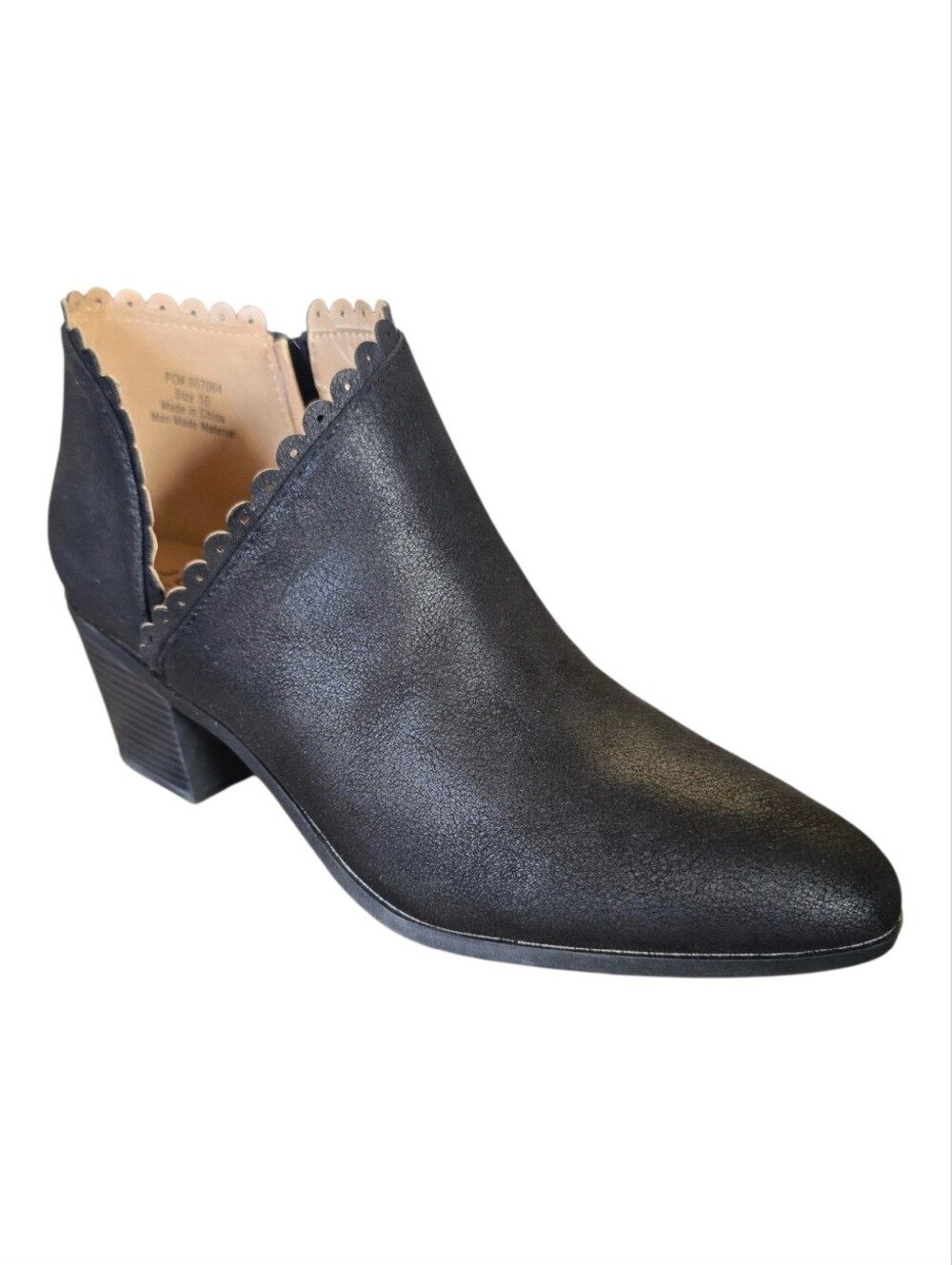 NIB Journee Collection Tessa Black Scalloped Ankle Booties